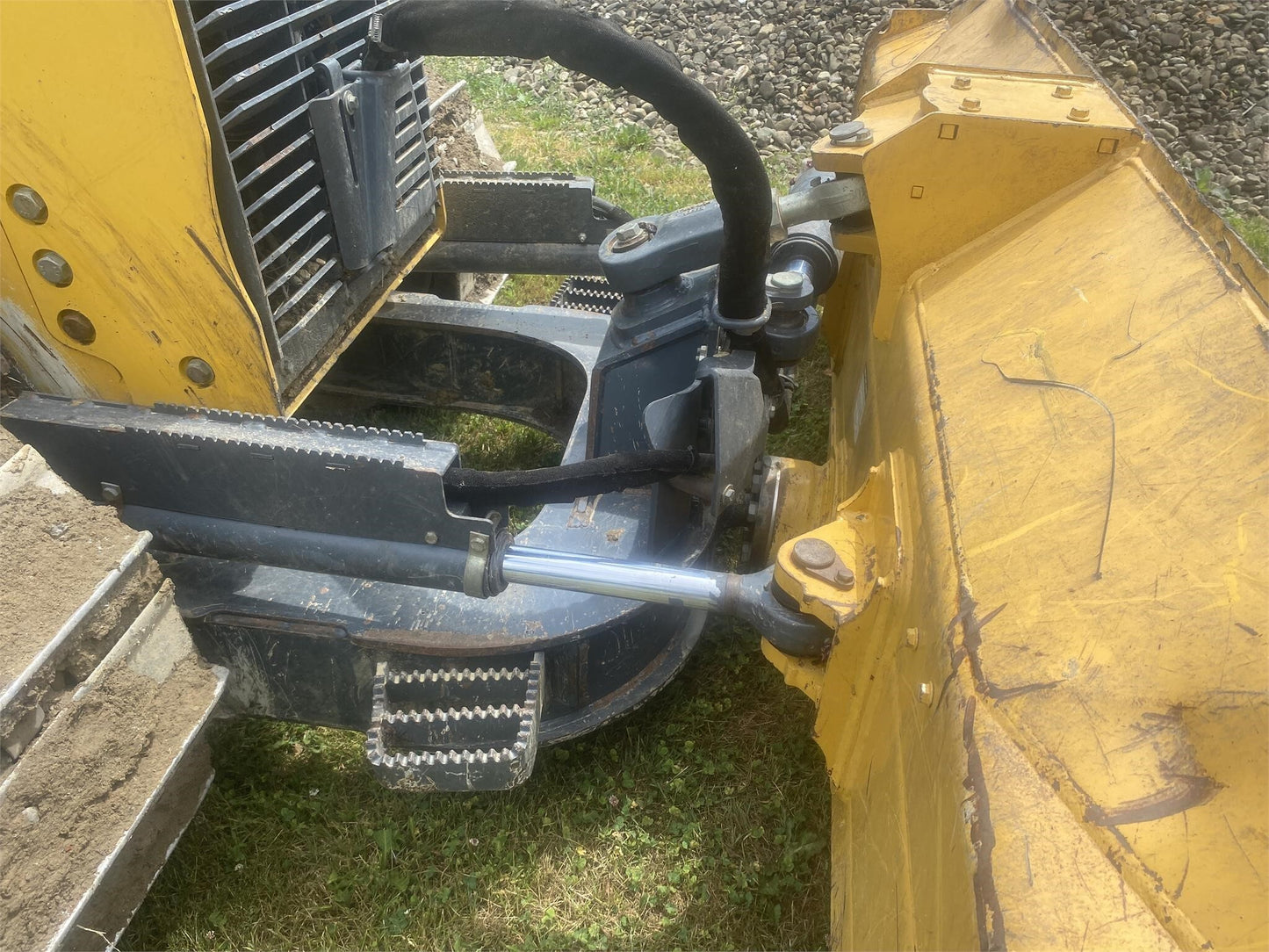 2014 DEERE 550K XLT