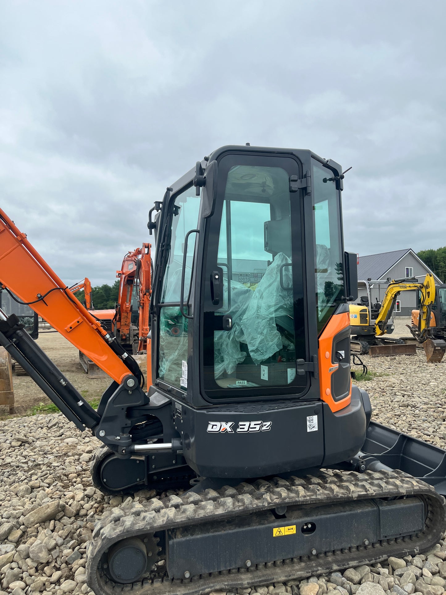 DEVELON DX35Z-7: New
