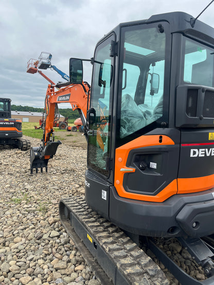 DEVELON DX35Z-7: New