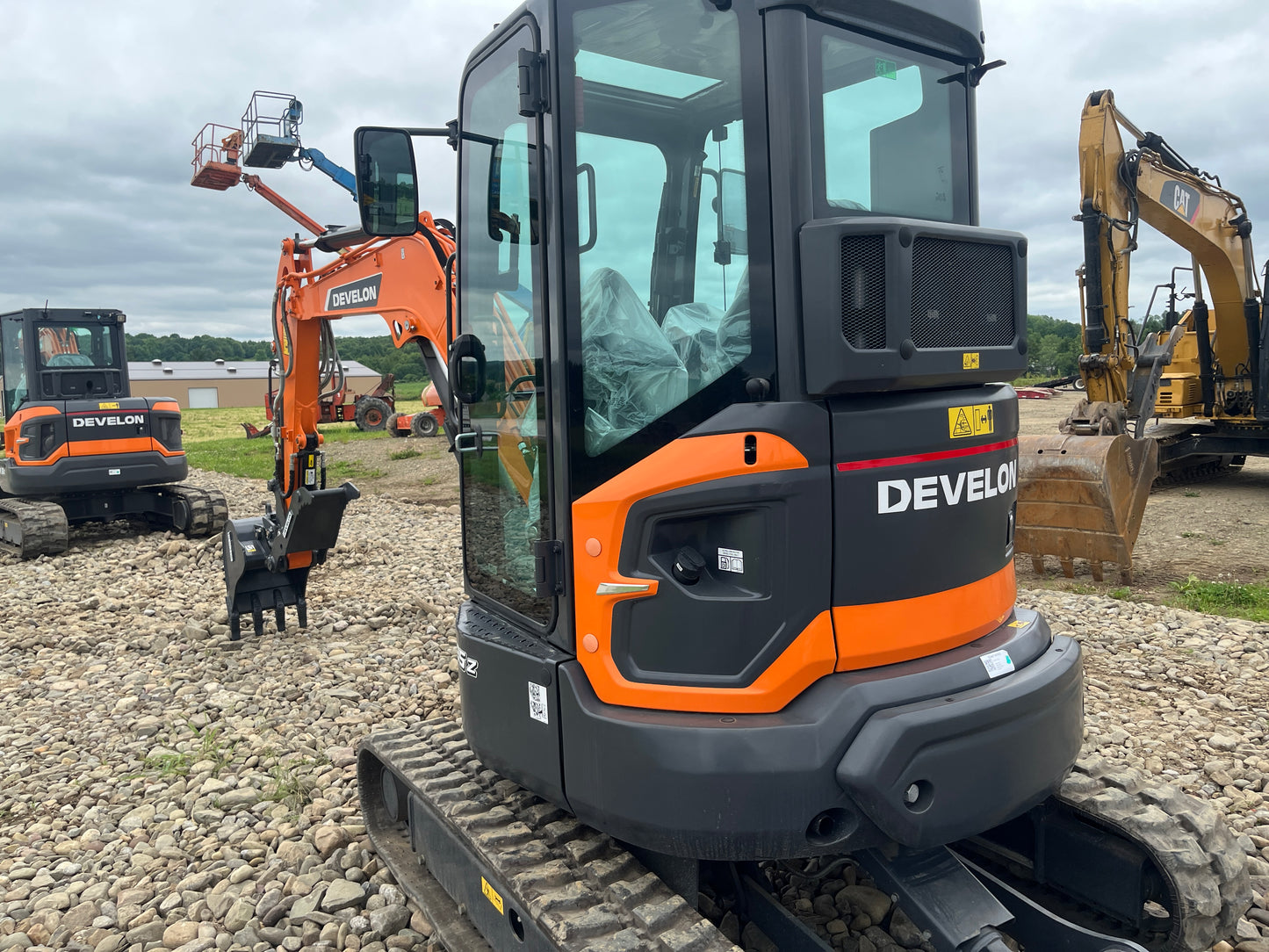 DEVELON DX35Z-7: New