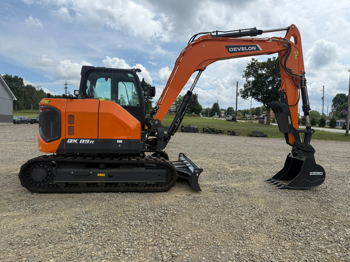 DEVELON DX89-7: New