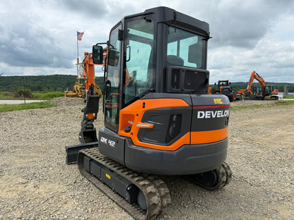 DEVELON DX42-7: New
