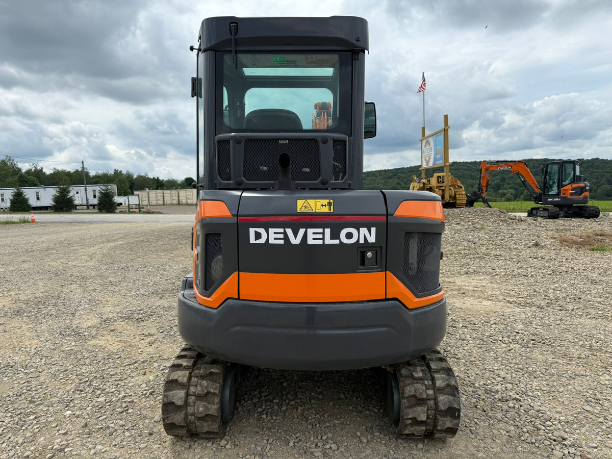 DEVELON DX42-7: New