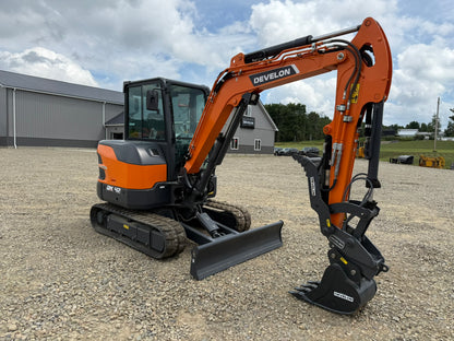 DEVELON DX42-7: New